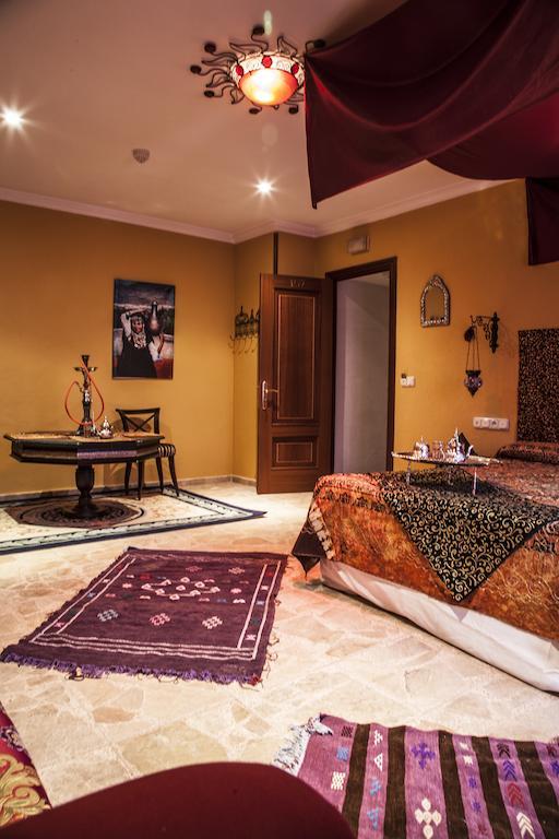 Hotel Tematico Costa Del Sol 토레몰리노스 외부 사진